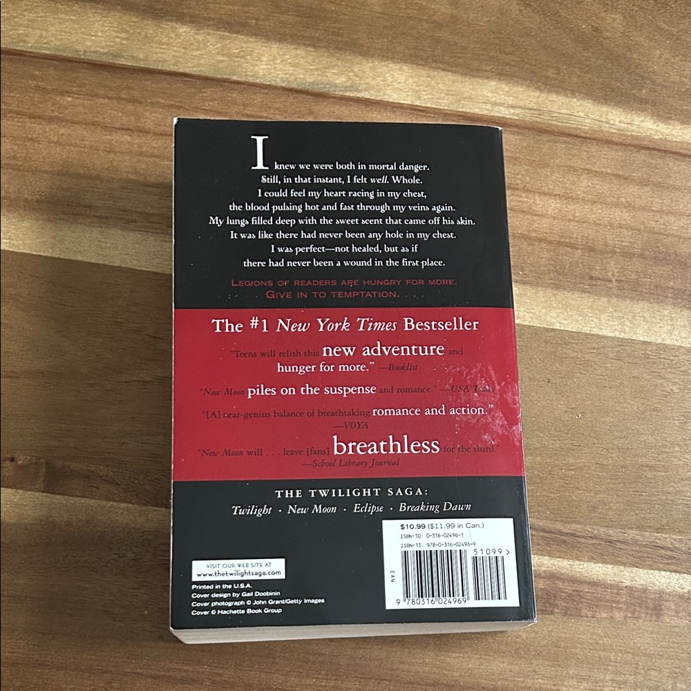 New Moon Book with Red and White Flower Cover - Picture 4 of 7